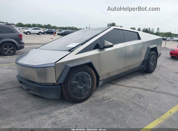 7G2CEHEE0SA061686 2025 TESLA CYBERTRUCK Silver Front left