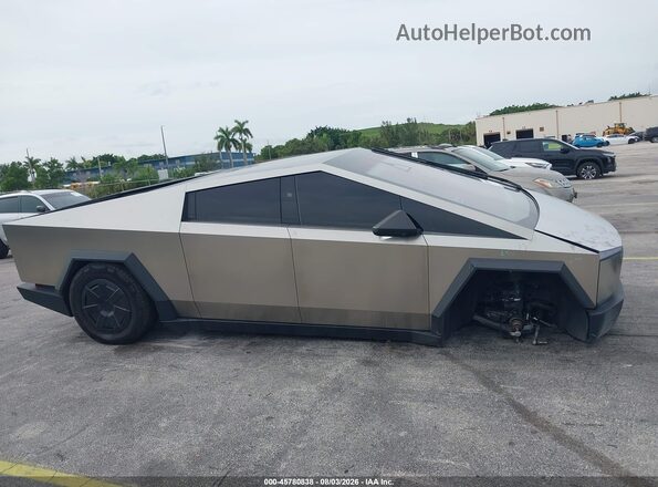 7G2CEHEE0SA061686 2025 TESLA CYBERTRUCK Silver Rear interior view