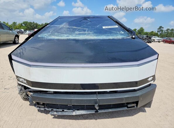 7G2CEHEE2RA026867 2024 TESLA CYBERTRUCK Двухцветный Вид спереди
