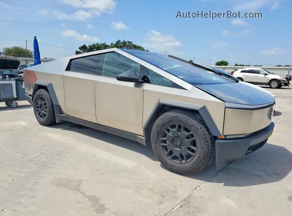7G2CEHEE2SA061608 2025 TESLA CYBERTRUCK Silver Front right