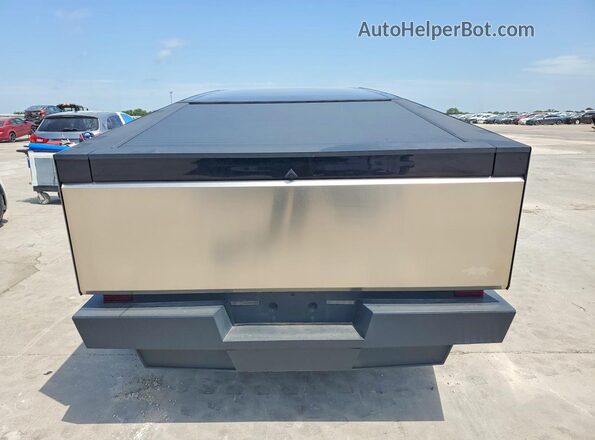 7G2CEHEE2SA061608 2025 TESLA CYBERTRUCK Silver Rear view