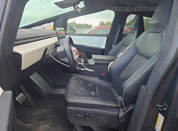 7G2CEHEE8SA065579 2025 TESLA CYBERTRUCK Silver Widok wnętrza 360 stopni