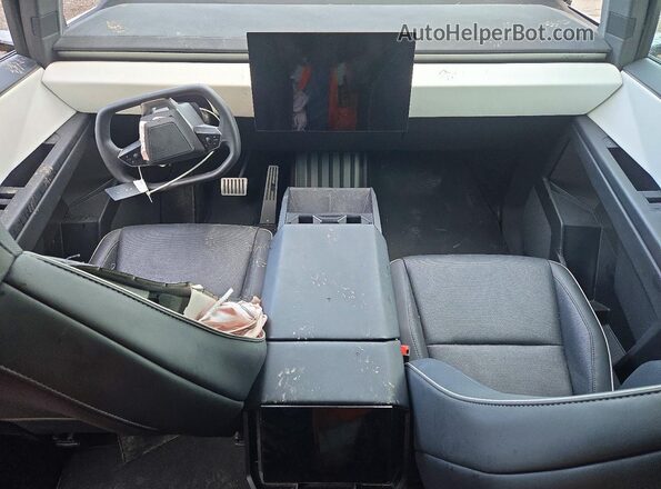 7G2CEHEE8SA065579 2025 TESLA CYBERTRUCK Silver 