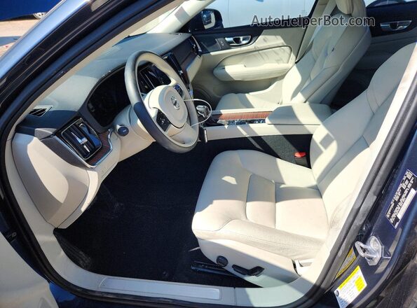 7JR102FK7LG048861 2020 VOLVO S60 Серый Вид салона спереди