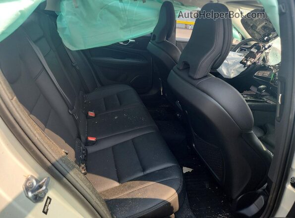 7JR102FL2KG016861 2019 VOLVO S60 Белый Вид задних сидений