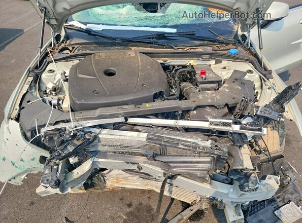 7JR102FL2KG016861 2019 VOLVO S60 Белый Вид задней части салона