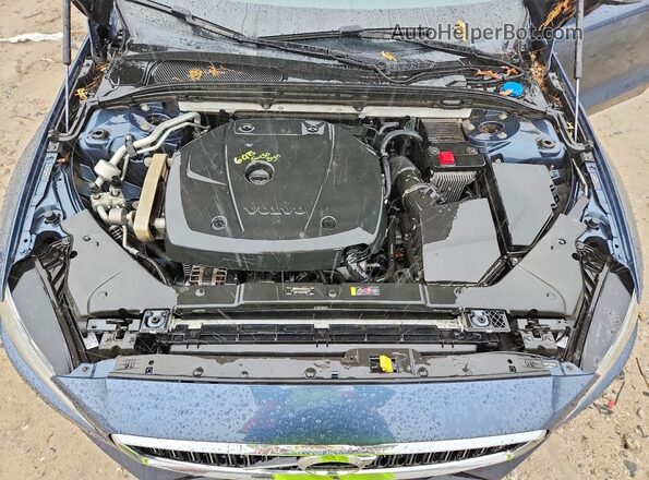 7JR102FLXKG011696 2019 VOLVO S60 Blue Rear interior view