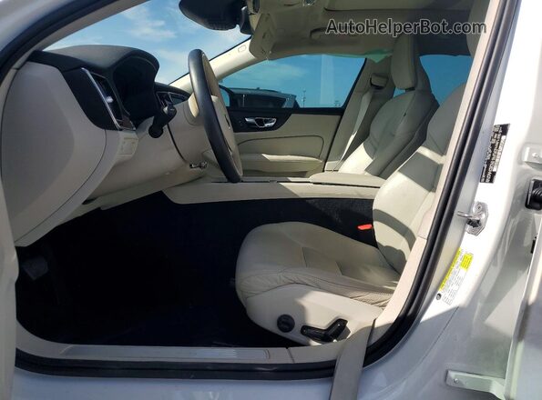 7JR102FZ1MG112665 2021 VOLVO S60 White Vista interior delantera