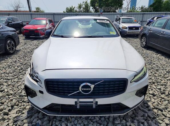 7JR102FZXMG112227 2021 VOLVO S60 White Widok z przodu