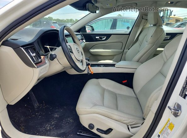 7JR102FZXMG112227 2021 VOLVO S60 White Widok wnętrza z przodu