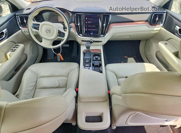 7JR102FZXMG112227 2021 VOLVO S60 White Widok deski rozdzielczej