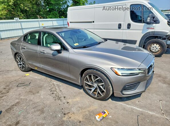 7JRA22TK1LG045372 2020 VOLVO S60 Tan Առջևի աջ