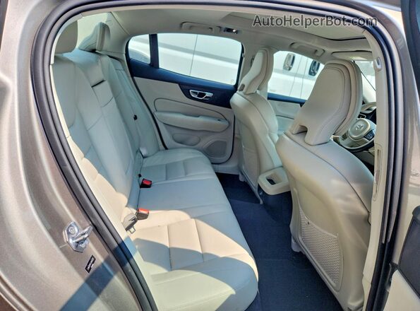 7JRA22TK1LG045372 2020 VOLVO S60 Tan Հետևի նստատեղերի տեսք