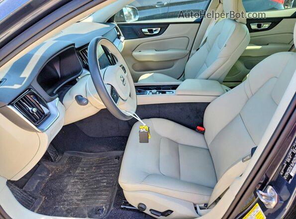 7JRA22TK5LG063597 2020 VOLVO S60 Blue Widok wnętrza z przodu