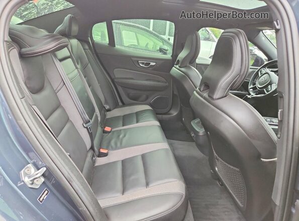 7JRA22TM1KG017295 2019 VOLVO S60 Blue უკანა სავარძლების ხედი