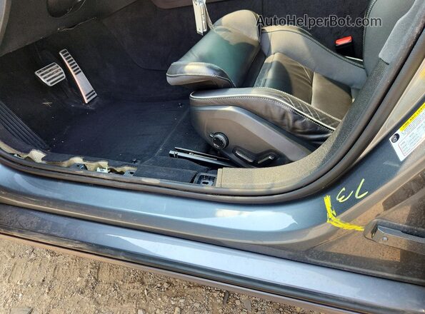 7JRA22TM6KG015185 2019 VOLVO S60 Gray ძრავის განყოფილების ხედი