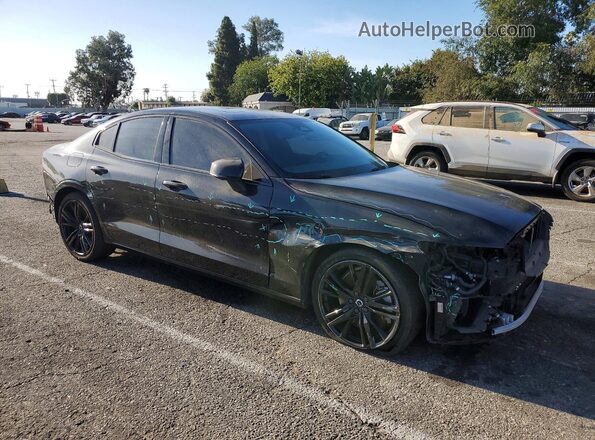 7JRH60FH9RG314315 2024 VOLVO S60 Black Передня права чверть