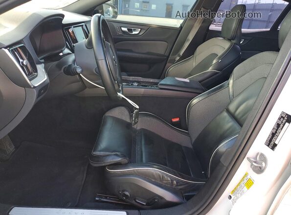 7JRL12FH9RG289372 2024 VOLVO S60 White Vista interior delantera