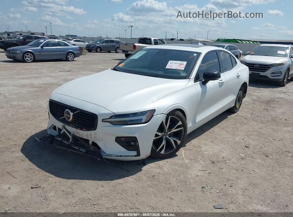 7JRL12FK2RG313121 2024 VOLVO S60 White Передня ліва чверть
