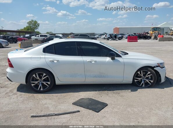7JRL12FK2RG313121 2024 VOLVO S60 White Вид задньої частини салону