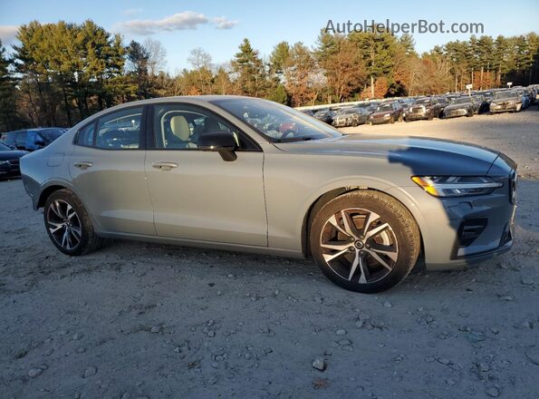 7JRL12FK3RG288438 2024 VOLVO S60 Gray Front right