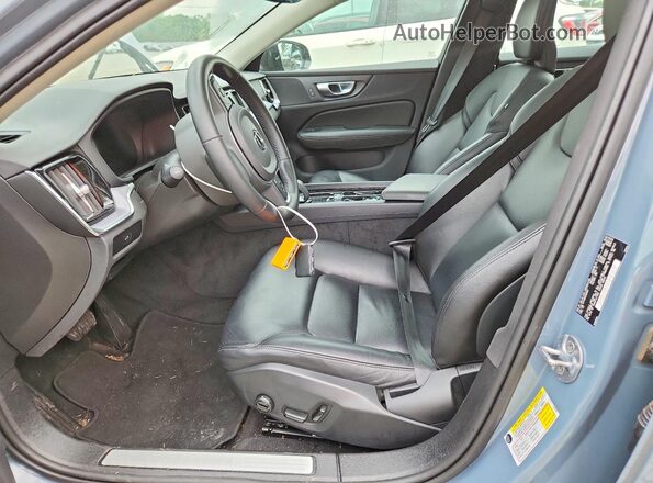 7JRL12FK8RG303967 2024 VOLVO S60 Blue წინა სალონის ხედი