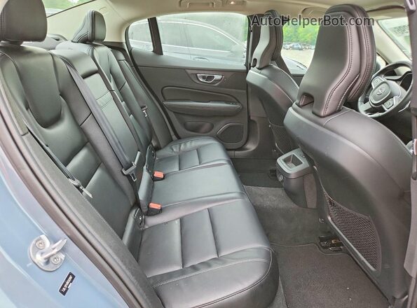 7JRL12FK8RG303967 2024 VOLVO S60 Blue უკანა სავარძლების ხედი