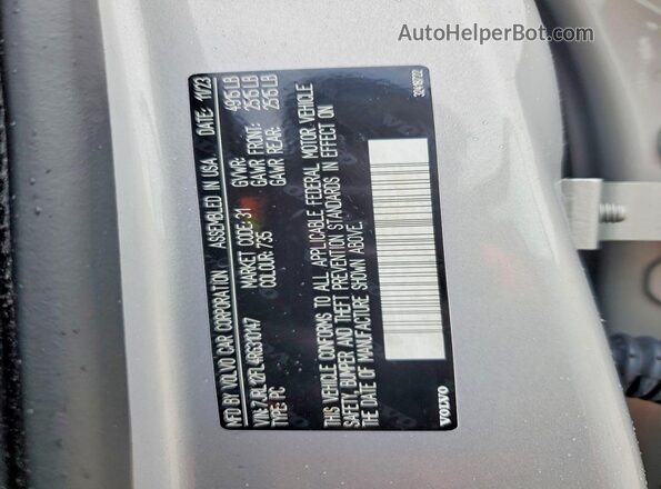 7JRL12FL4RG310147 2024 VOLVO S60 Silver Vista del compartimento del motor