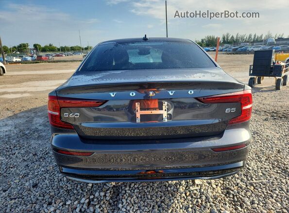 7JRL12FL4RG310228 2024 VOLVO S60 Gray Vista trasera