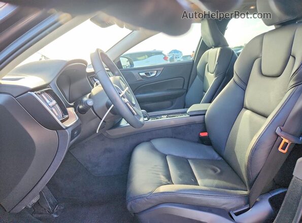 7JRL12FL4RG310228 2024 VOLVO S60 Gray Vista interior delantera