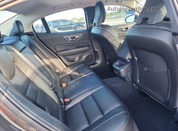 7JRL12FL4RG310228 2024 VOLVO S60 Gray Vista de los asientos traseros