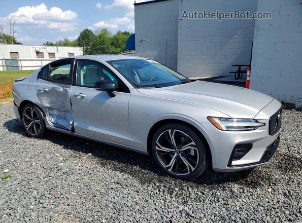 7JRL12GC4SG367212 2025 VOLVO S60 Silver Delantero derecho