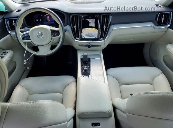 7JRL12GC4SG367212 2025 VOLVO S60 Silver Vista del salpicadero