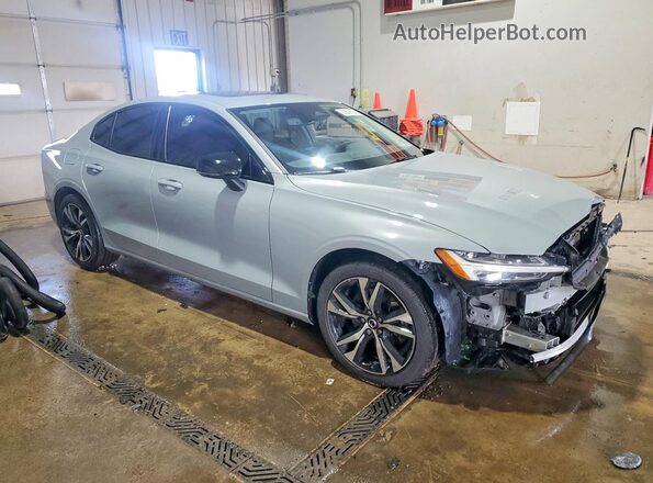 7JRL12GJ2SG362573 2025 VOLVO S60 Silver Առջևի աջ