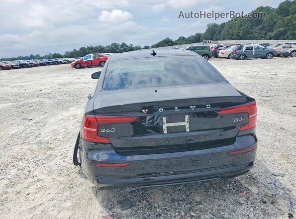 7JRL12TM8RG287338 2024 VOLVO S60 Black Հետևի տեսք