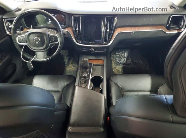 7JRL12TZ3NG189713 2022 VOLVO S60 Black Առջևի վահանակի տեսք