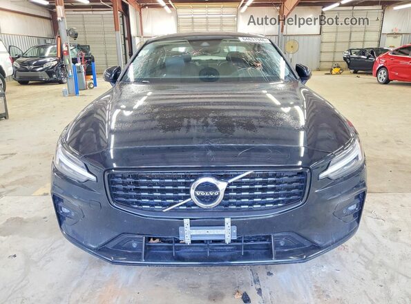 7JRL12TZ3NG189713 2022 VOLVO S60 Black Դիմացի տեսք