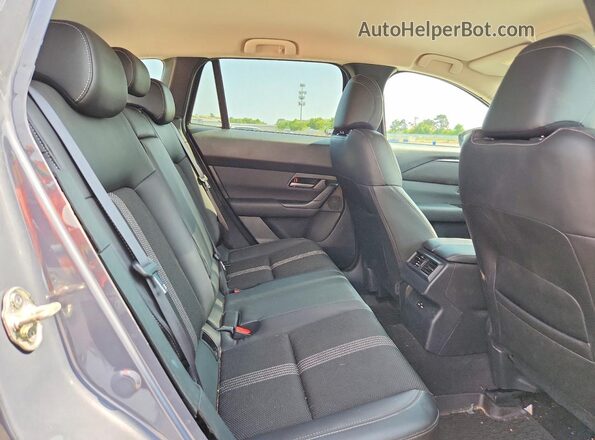 7MMVABBM3RN224975 2024 MAZDA CX-5 Gray Widok wnętrza z tyłu
