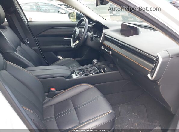 7MMVABDL8TN454345 2026 MAZDA CX-5 White Вид салону спереду