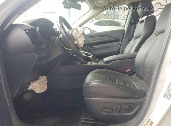 7MMVABEM6PN152517 2023 MAZDA CX-5 White წინა სალონის ხედი