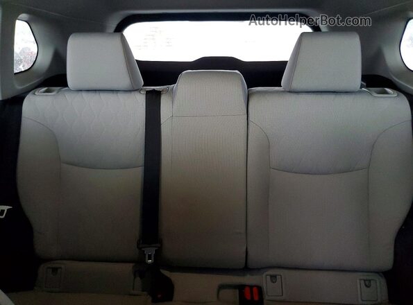 7MUAAAAG1SV130233 2025 TOYOTA COROLLA Серебряный Вид задних сидений