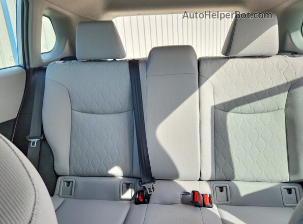 7MUAAAAG8RV099086 2024 TOYOTA COROLLA Silver Rear seats view