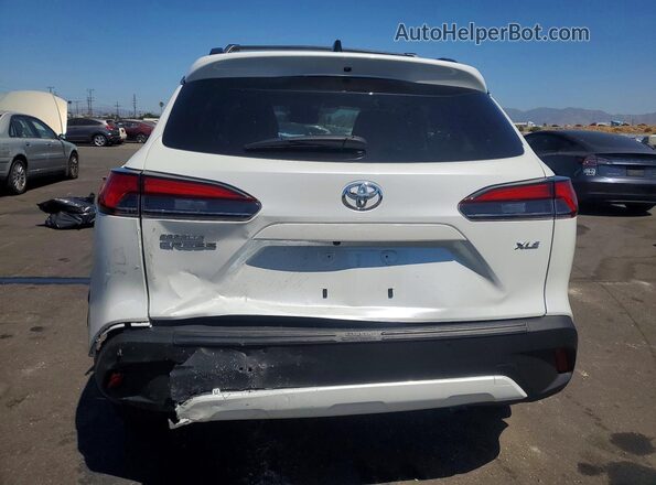 7MUDAAAG8SV132610 2025 TOYOTA COROLLA White Հետևի տեսք