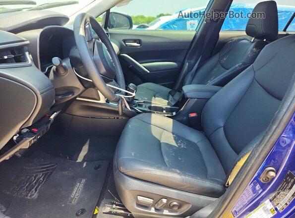 7MUDAABG6RV098059 2024 TOYOTA COROLLA Blue Vista interior delantera
