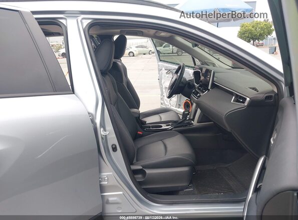 7MUDAABG7RV080153 2024 TOYOTA COROLLA CROSS Gray Widok wnętrza z przodu