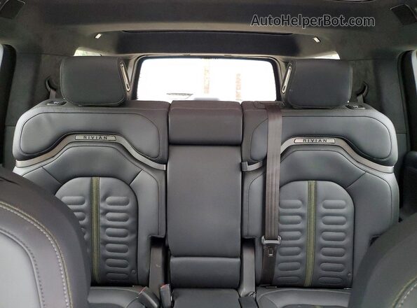 7PDSGABA4PN014196 2023 RIVIAN R1S White Rear seats view