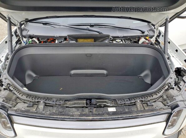 7PDSGABA4PN014196 2023 RIVIAN R1S White Engine compartment view