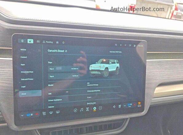 7PDSGABA4PN019950 2023 RIVIAN R1S Gray Dashboard view