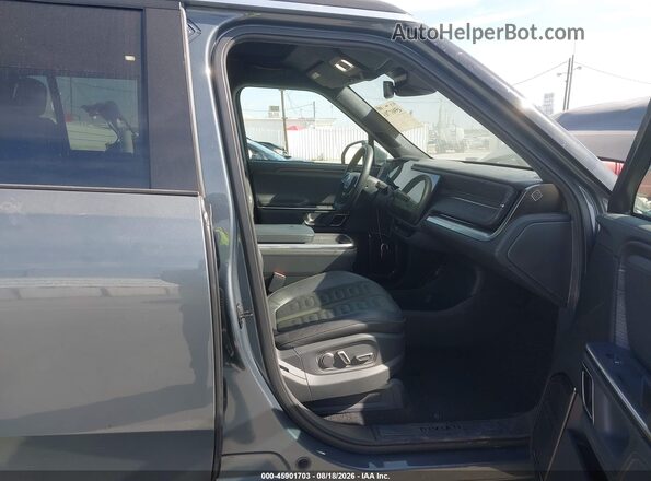 7PDSGABA8PN009096 2023 RIVIAN R1S Gray Front interior view