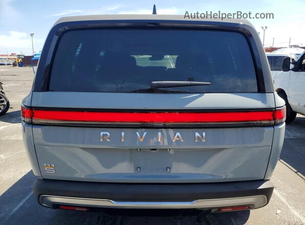 7PDSGABA8PN029509 2023 RIVIAN R1S Green Rear view